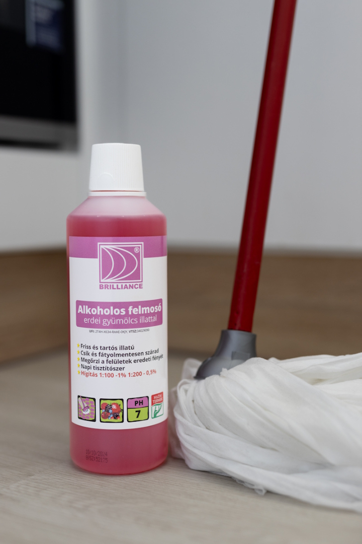 Brilliance® Alkoholos felmosószer erdei gyümölcs illattal 1 liter - Image 2