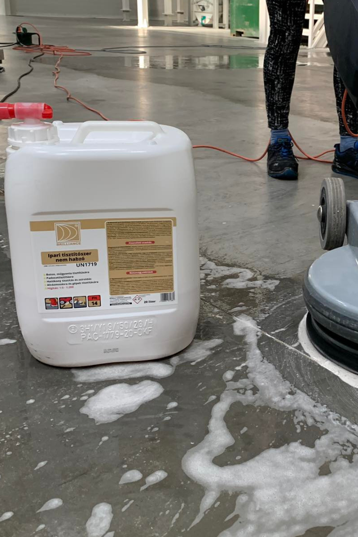 Brilliance® Ipari tisztítószer (nem habzó) 20 liter - Image 2